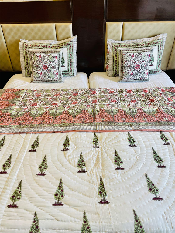 Mugal bagh hand block print reversible jaipuri razai ( quilt )