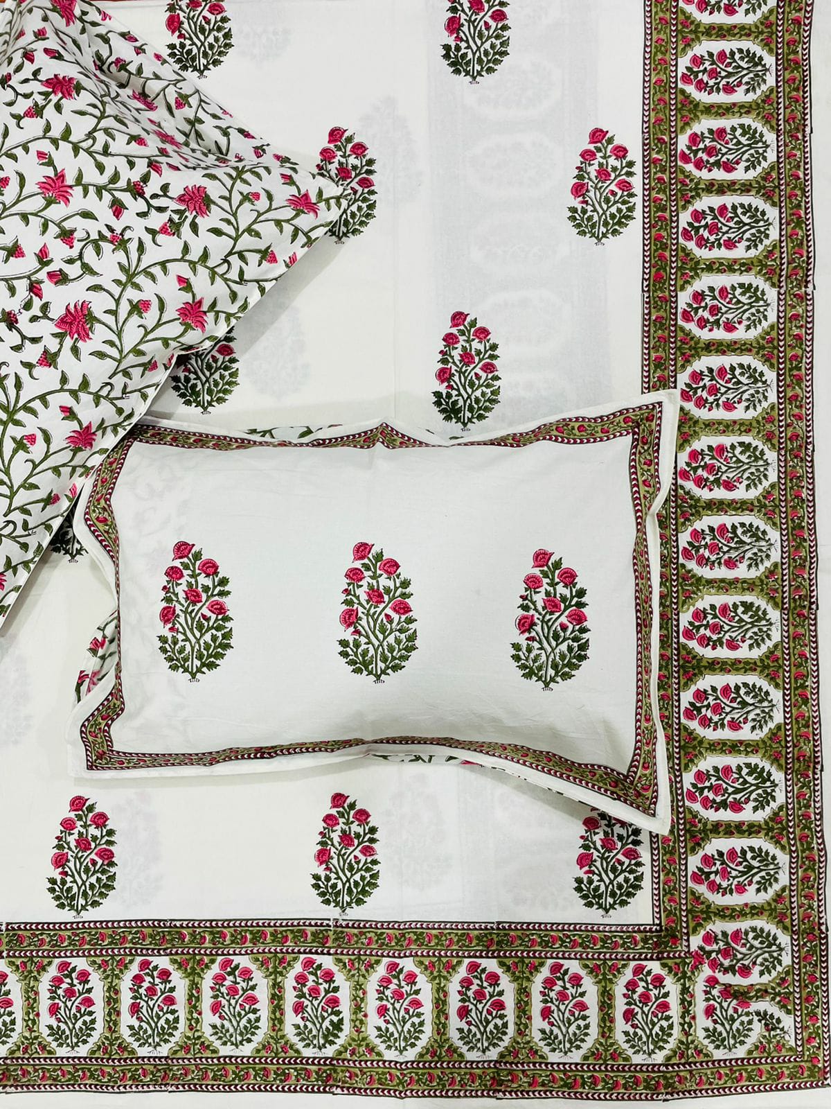 White base Red Mehrab Flower Buttil Hand Block Print Jaipuri Cotton Bedsheet With Two Reversible Pillow Cover